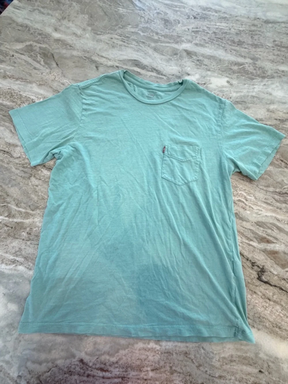 Levi’s Standard Mint Green Pocket Tee Size M Short Sleeve Casual T-Shirt